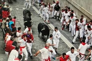 traveling steps running of the bulls